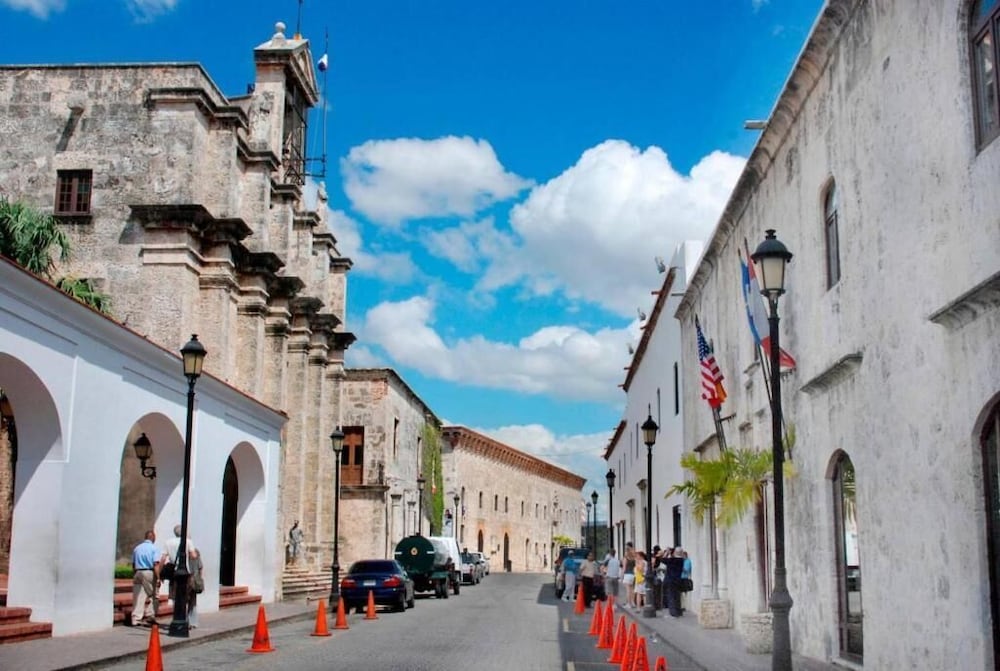 

Napoli - Santo Domingo Città - Tau Casa Reyes