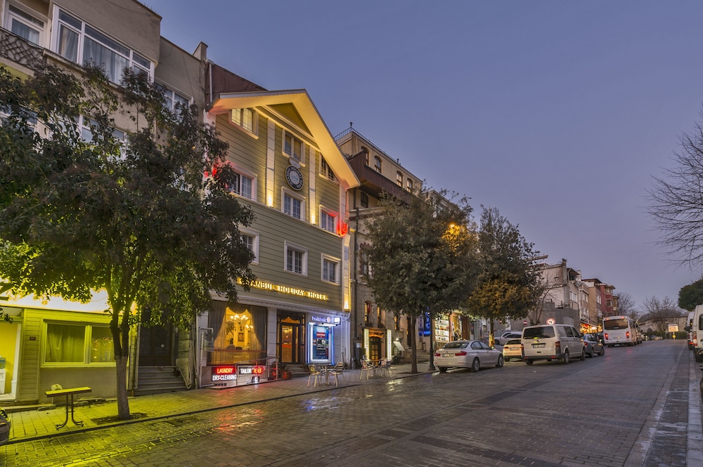 

Bologna - Istanbul - Istanbul Holiday Hotel