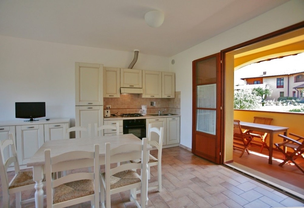 

Lamezia Terme - Follonica - Borgo Etrusco