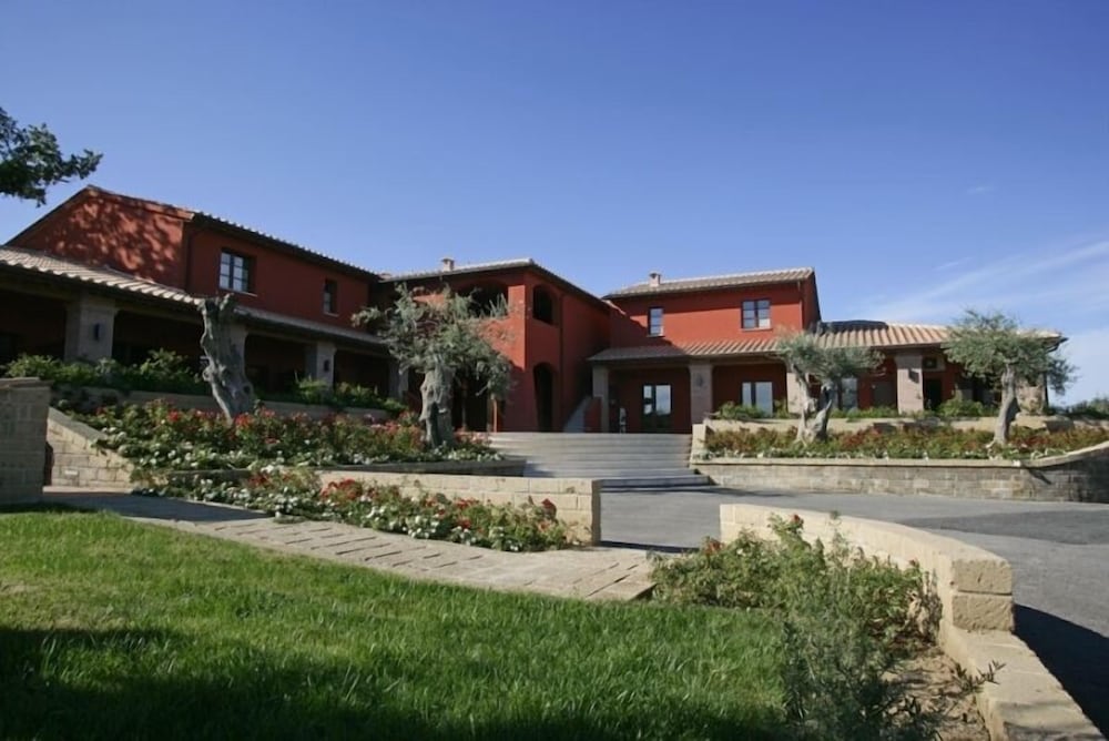 

Milano - Follonica - Borgo Etrusco