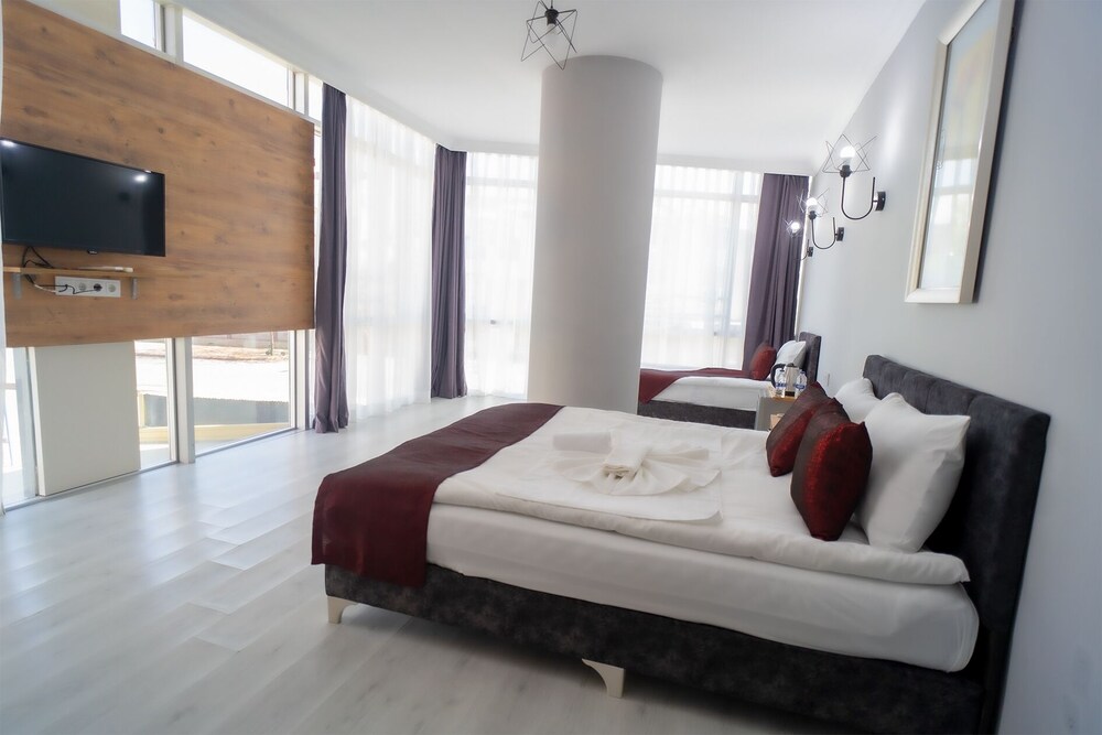 

Bologna - Lara - Grand Niki Hotel & Spa