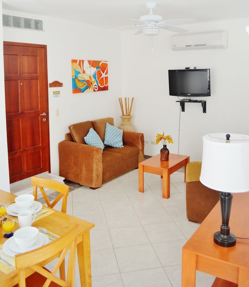 

Roma - Puerto Morelos - Corales Suites