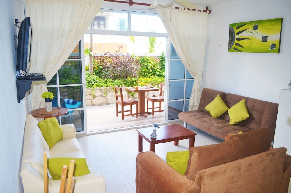 

Bologna - Puerto Morelos - Corales Suites