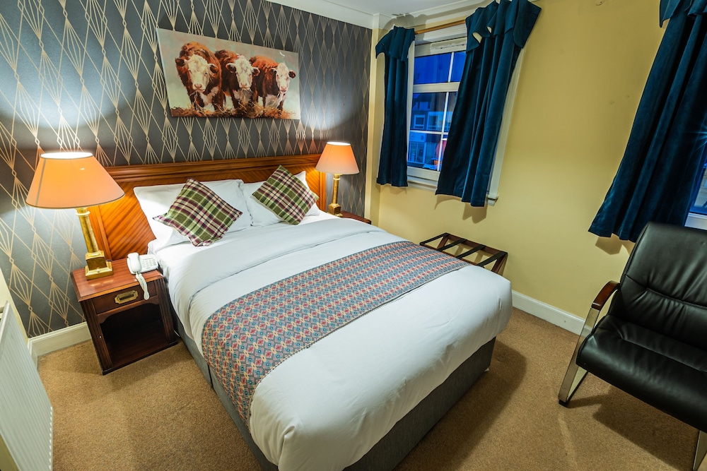 

Roma - Perth - Grampian Hotel