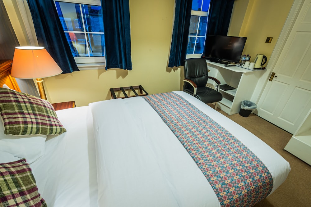 

Roma - Perth - Grampian Hotel