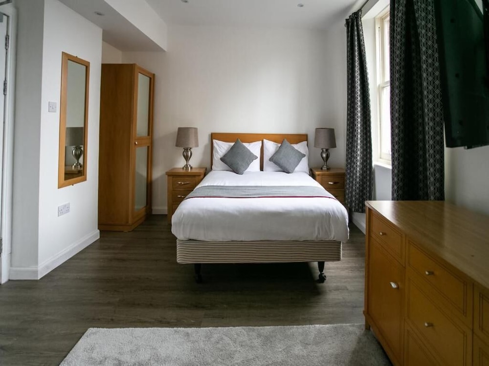 

Milano - Dingwall - The National Hotel