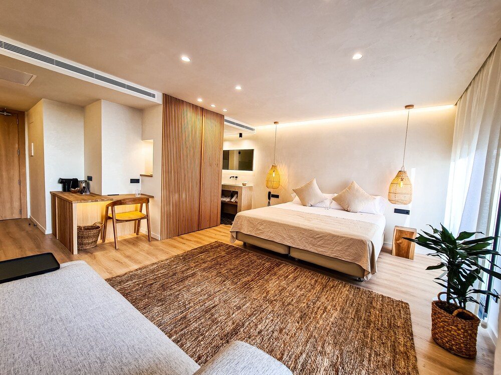 

Torino - Es Migjorn Gran - S´Estancia Suites