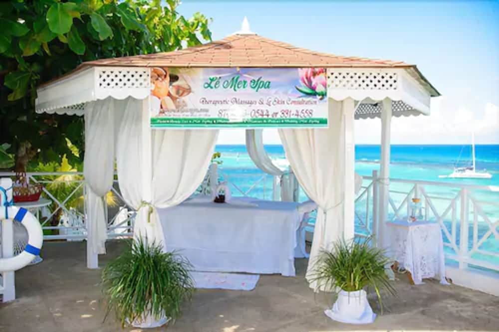 

Venezia - Ocho Rios - Hibiscus Lodge