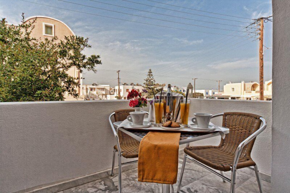 

Bologna - Santorini-Akrotiri - Sellada Apartments