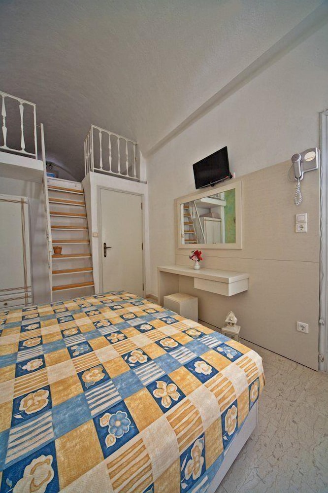 

Verona - Santorini, Isole Greche - Sellada Apartments