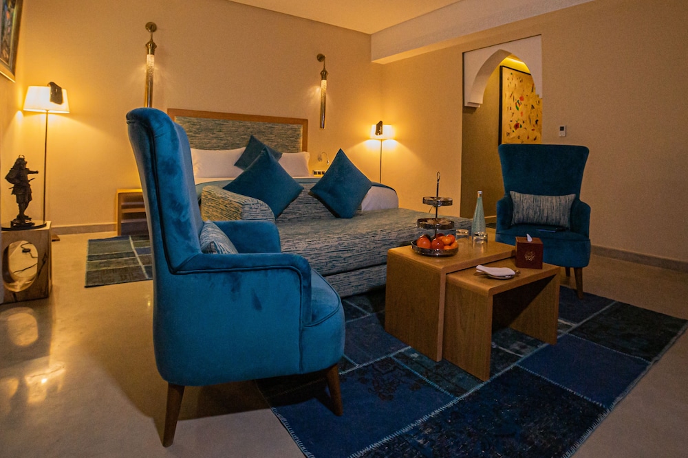 

Milano - Oumnass - SUMAHAN SUITES & SPA
