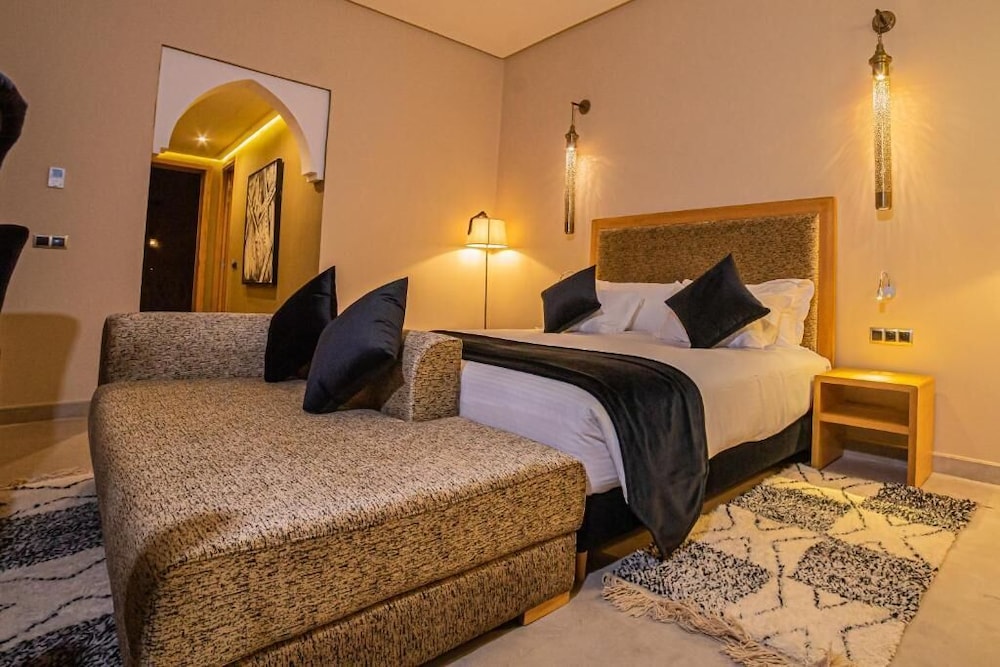 

Milano - Oumnass - SUMAHAN SUITES & SPA