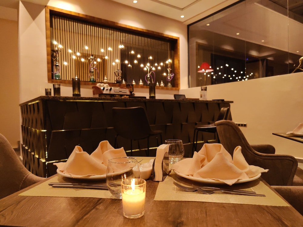 

Milano - Oumnass - SUMAHAN SUITES & SPA