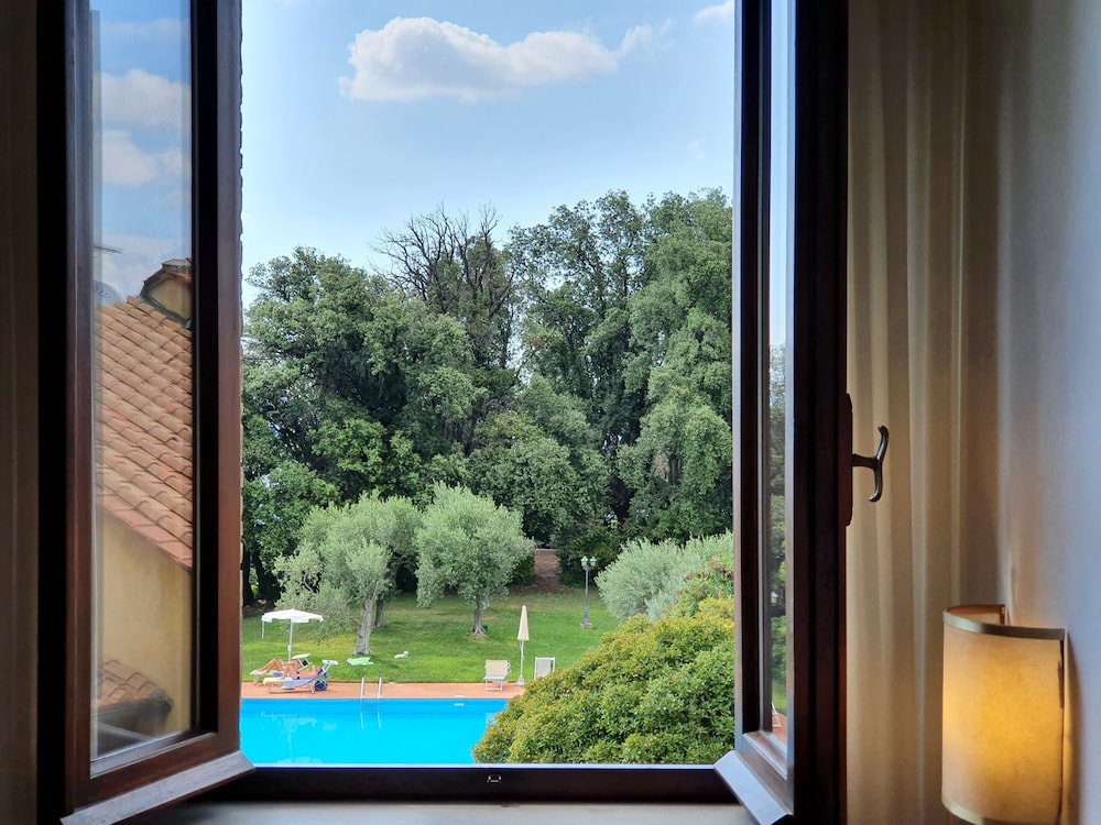 

Milano - Volterra - Villa Nencini