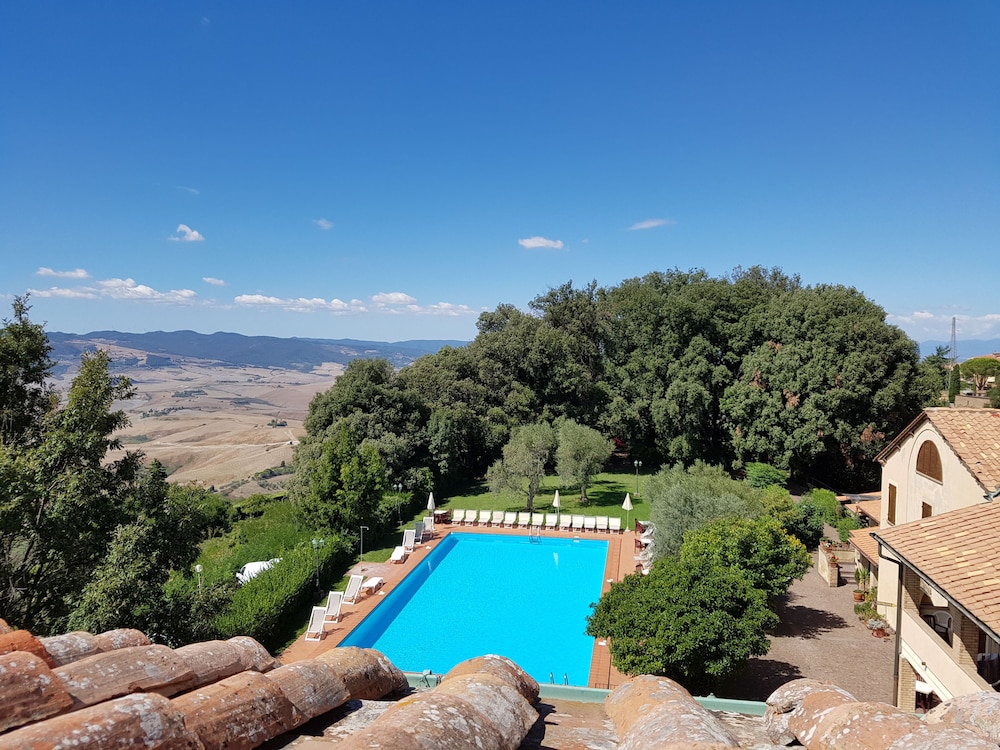 

Bologna - Volterra - Villa Nencini