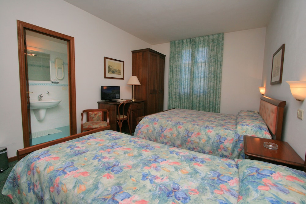 

Roma - Volterra - Villa Nencini