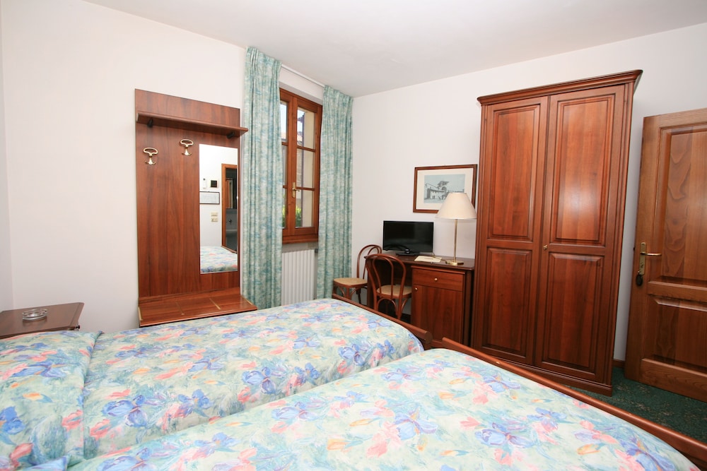 

Palermo - Volterra - Villa Nencini