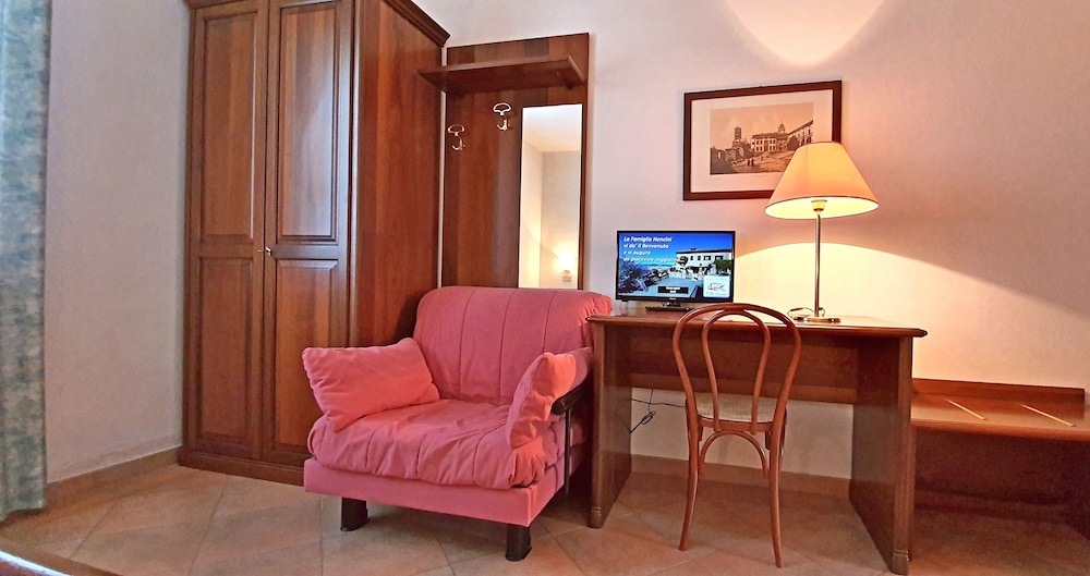 

Milano - Volterra - Villa Nencini