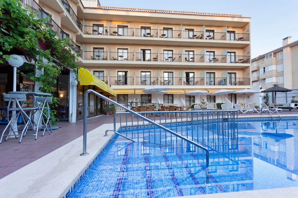 

Verona - Capdepera - Hotel Amoros