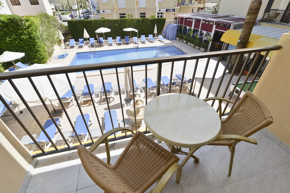 

Bologna - Canyamel - Hotel Amoros