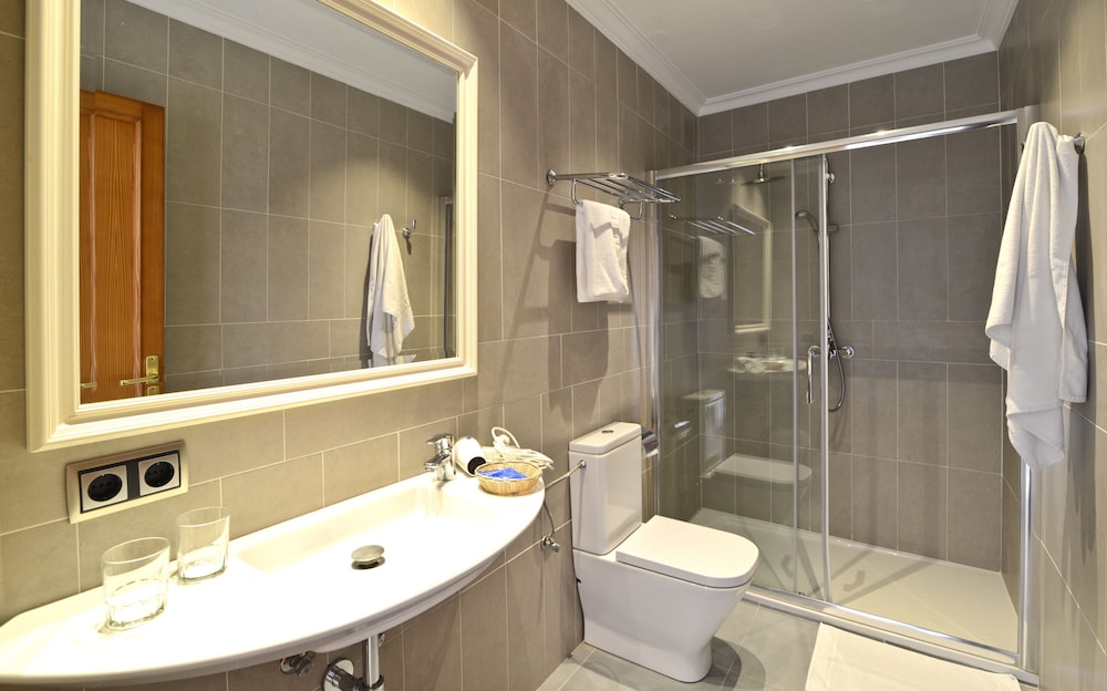 

Bari - Cala Ratjada - Hotel Amoros