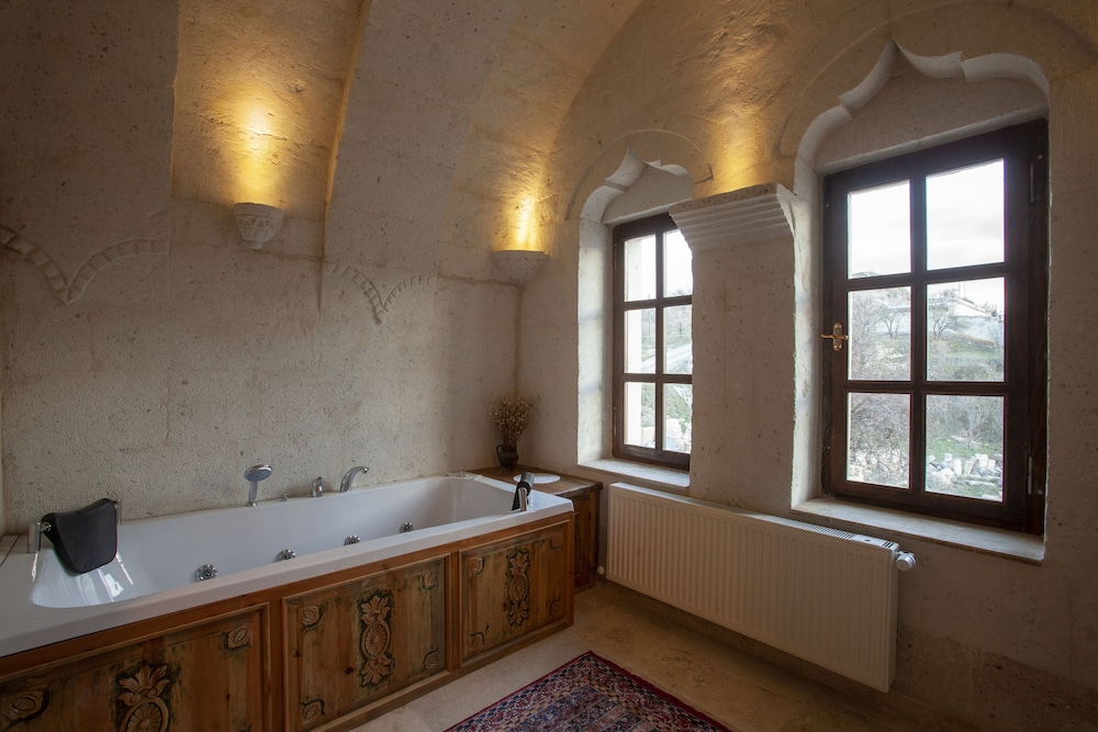 

Venezia - Çavuşin - Narcissos Cave Hotel