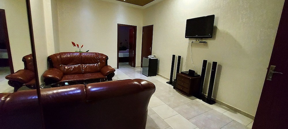 

Milano - Yerevan - Sochi Palace Hotel