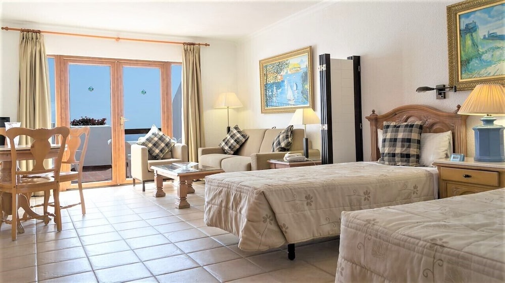 

Napoli - Playa Fañabe - Beverly Hills Suites - Excel Hotels & Resorts