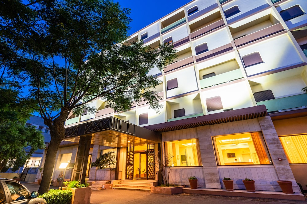 

Cuneo - Messina - Europa Palace Hotel