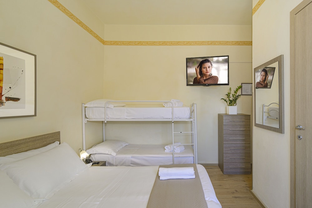 

Bari - Viareggio - Hotel Lungomare