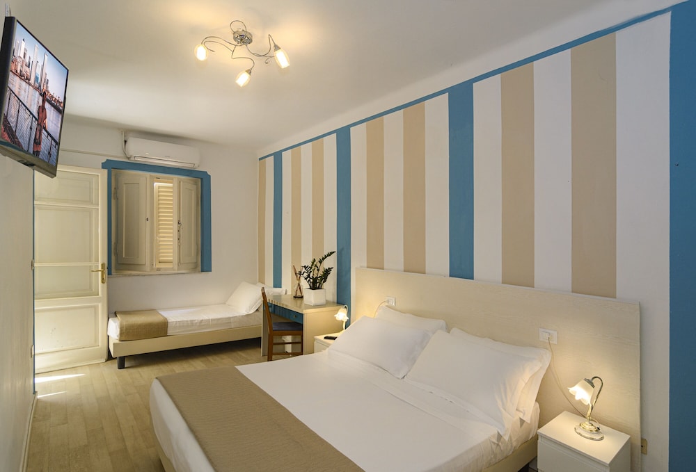 

Cagliari - Versilia e Costa Toscana, Mare Italia - Hotel Lungomare