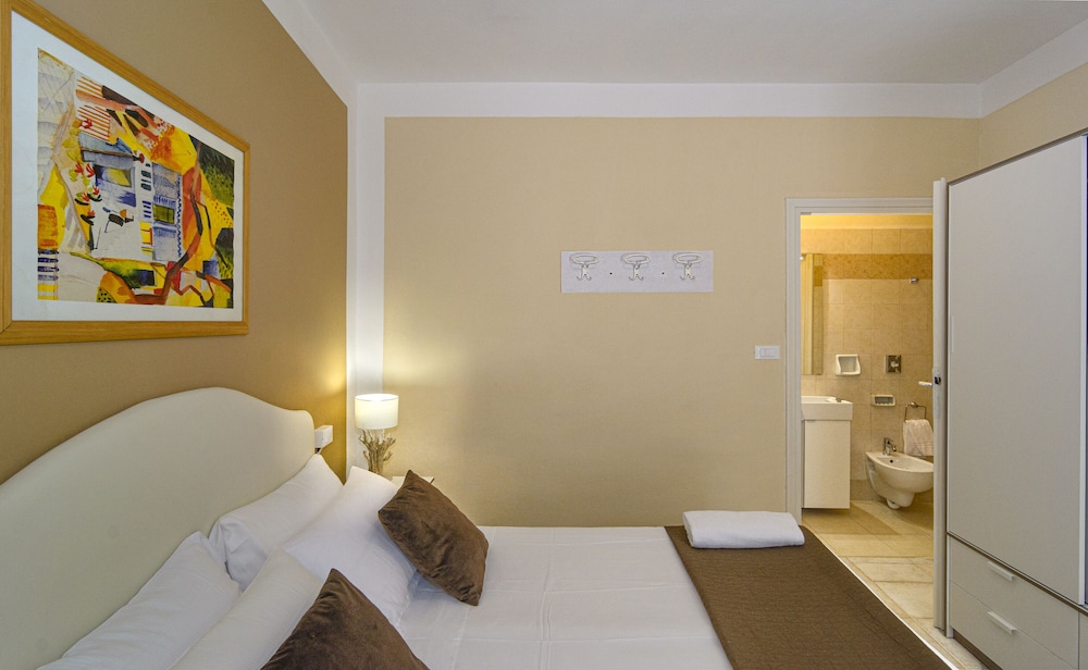 

Brindisi - Versilia e Costa Toscana, Mare Italia - Hotel Lungomare