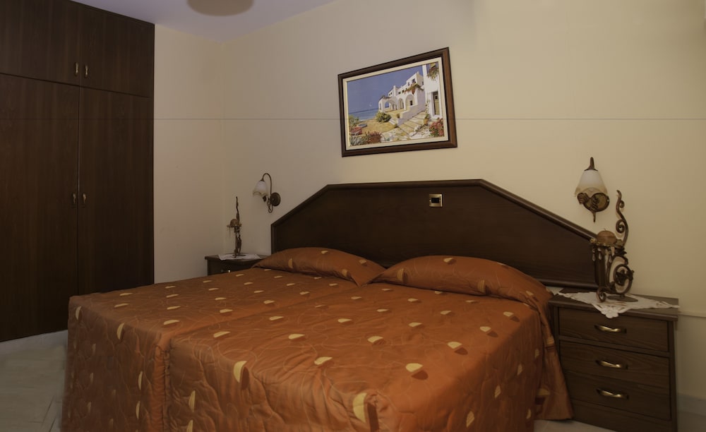 

Catania - Pissouri - Kotzias Beach Apartments