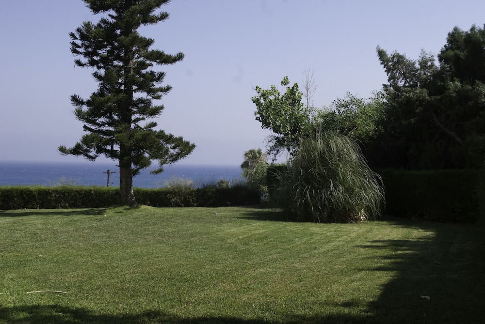 

Milano - Pissouri - Kotzias Beach Apartments