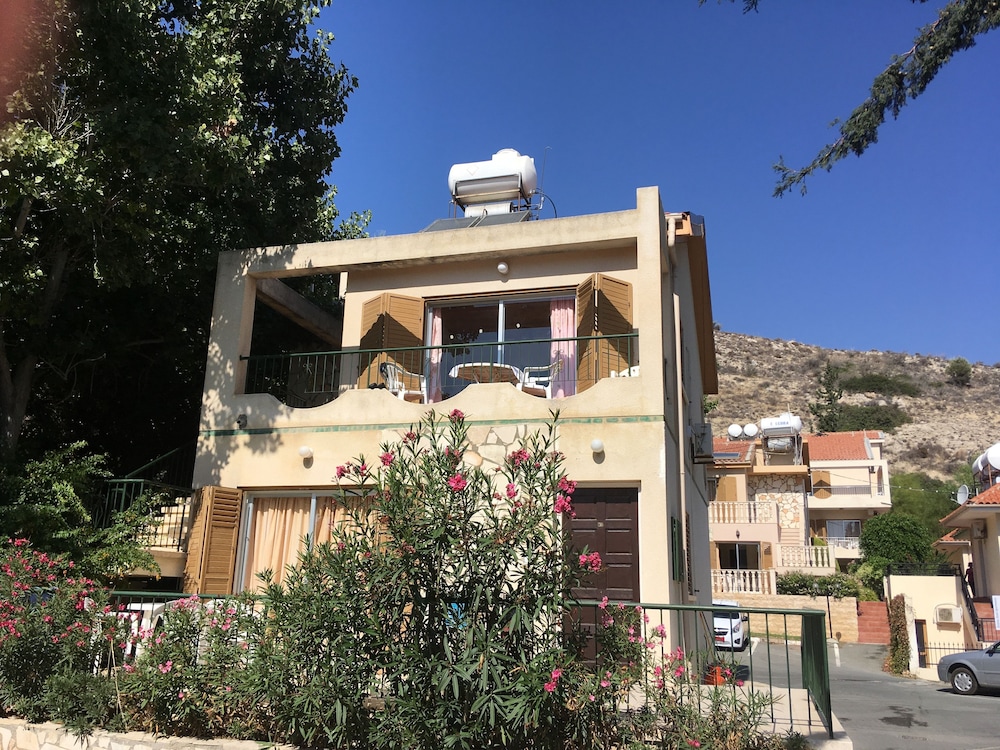 

Milano - Pissouri - Kotzias Beach Apartments