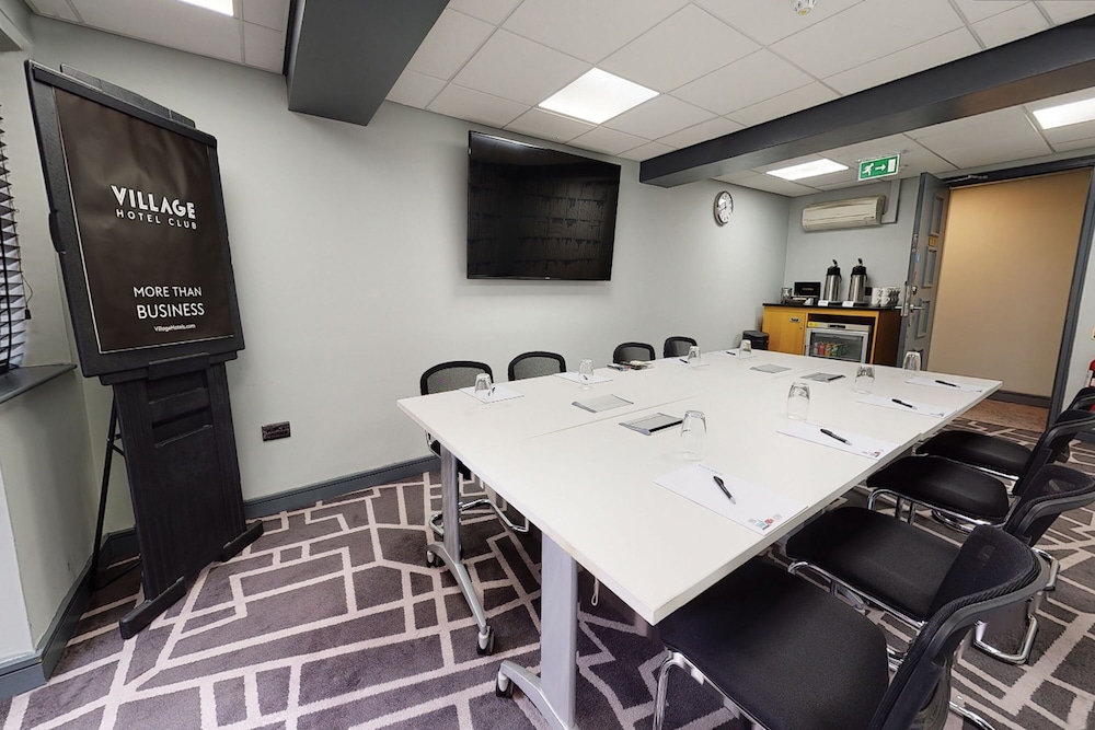 

Bologna - Manchester Airport - Village Hotel Manchester Cheadle