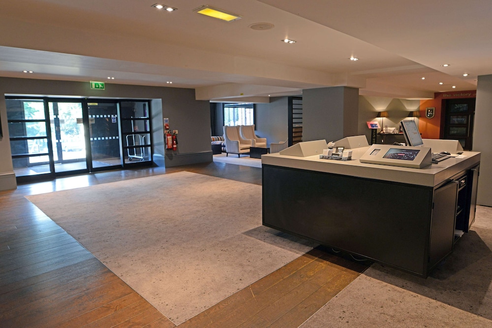 

Napoli - Manchester Airport - Village Hotel Manchester Cheadle