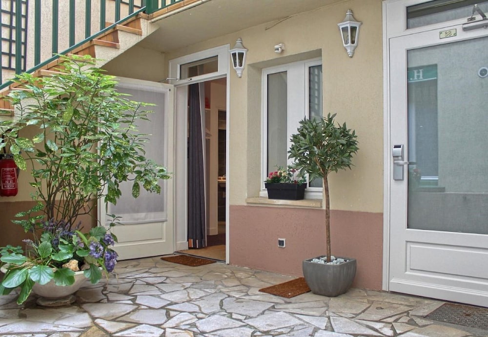 

Bari - Bagneux - Hôtel du Parc Montsouris