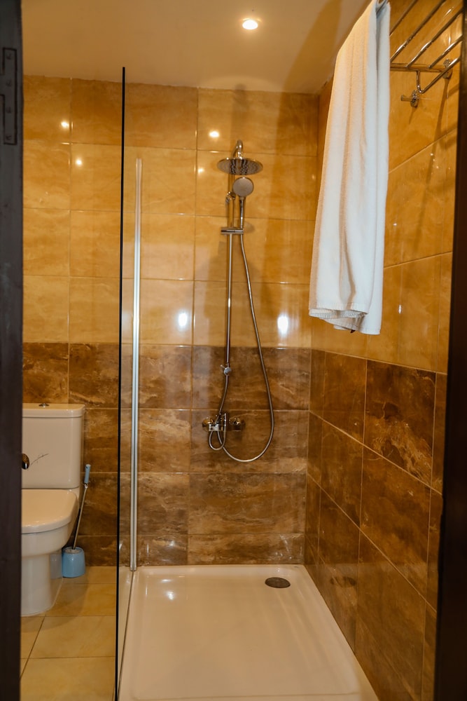 

Milano - Conakry - Riviera Taouyah Hotel