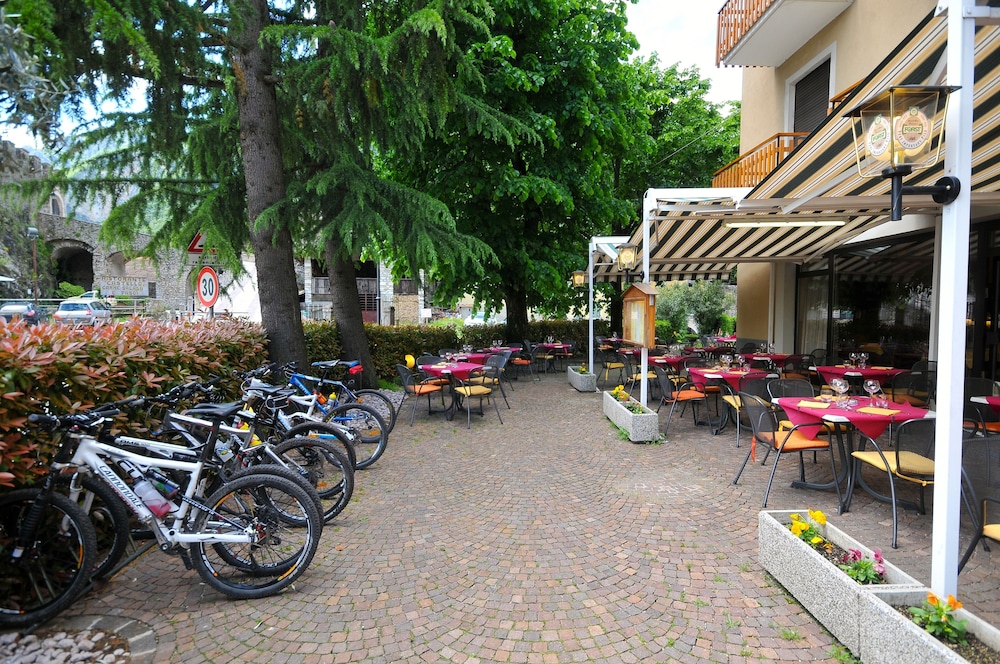 

Bologna - Trentino, Italia - Hotel Antica Croce - Gardaslowemotion