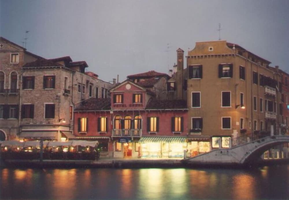 

Napoli - Lido di Venezia - Hotel Canal