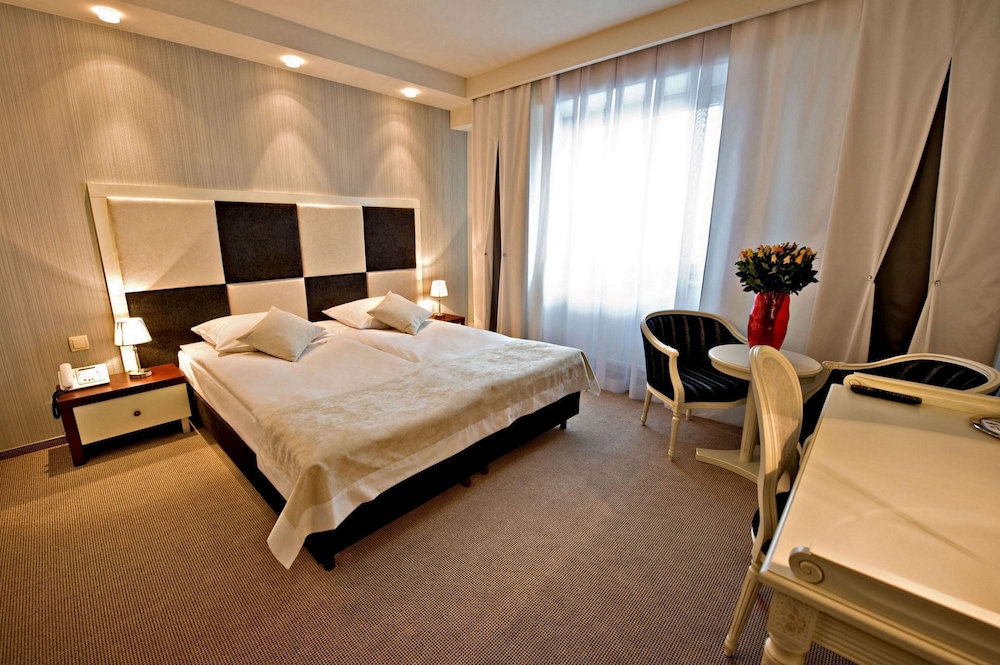 

Milano - Rzeszow - Hotel Prezydencki