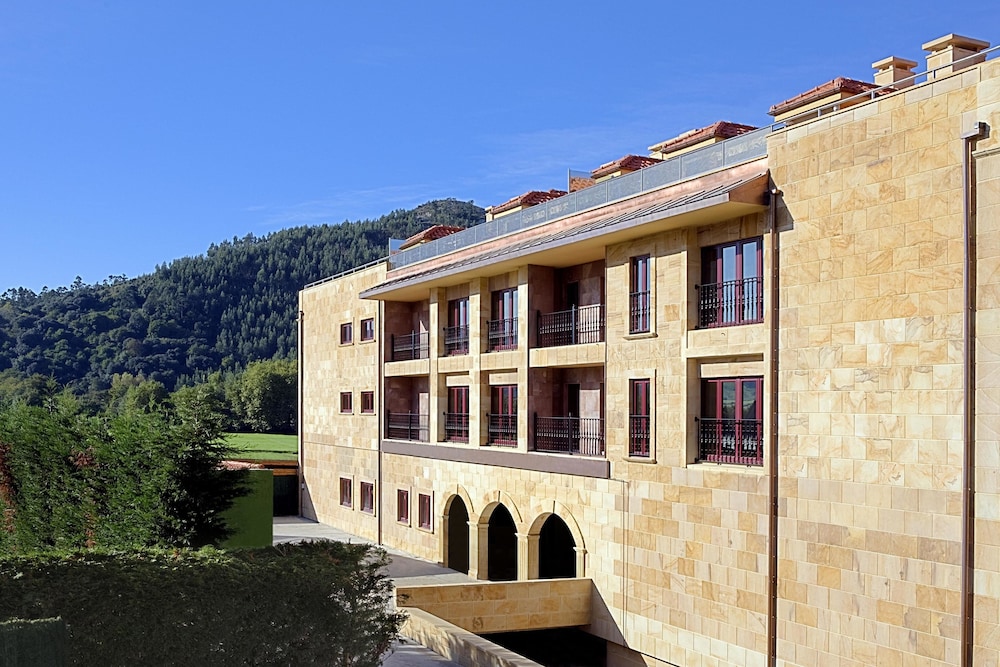 

Milano - Solares - Apartamentos Spa Villa Pasiega