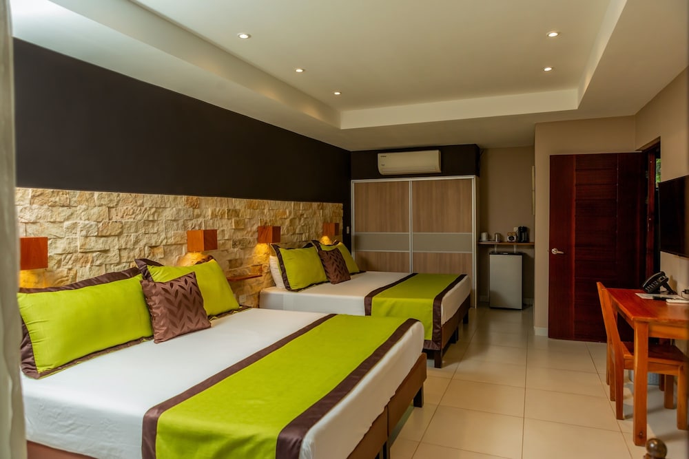 

Bologna - Sámara - Leyenda Boutique Hotel & Spa