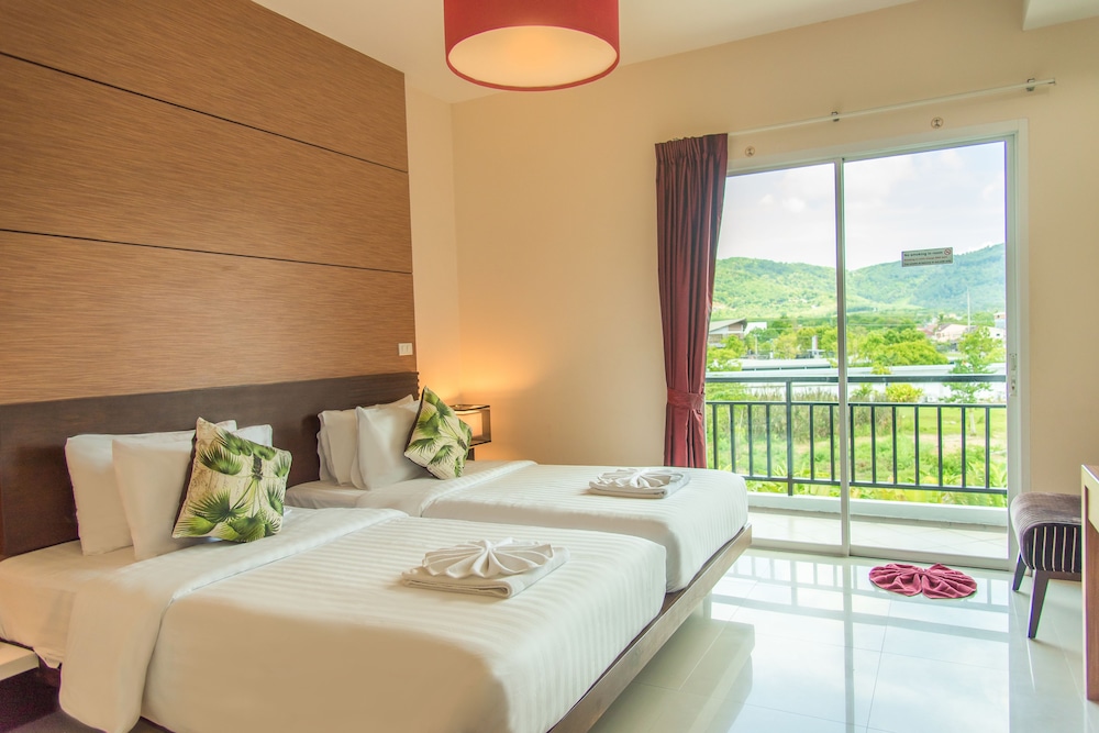 

Bologna - Karon Beach - Phuket Jula Place