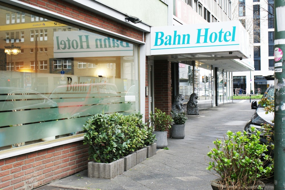 

Milano - Neuss - Bahn-Hotel