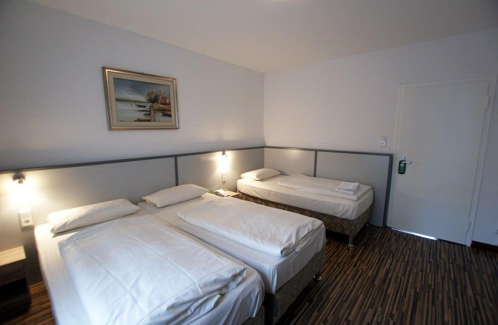 

Bologna - Dusseldorf - Bahn-Hotel