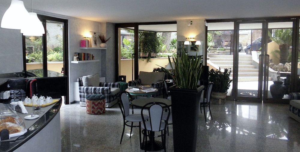 

Bari - Roma - Hotel Desiderio
