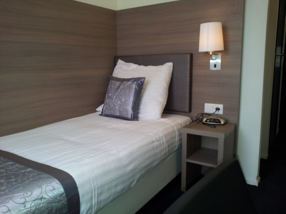 

Milano - Schiphol - The Concert Hotel