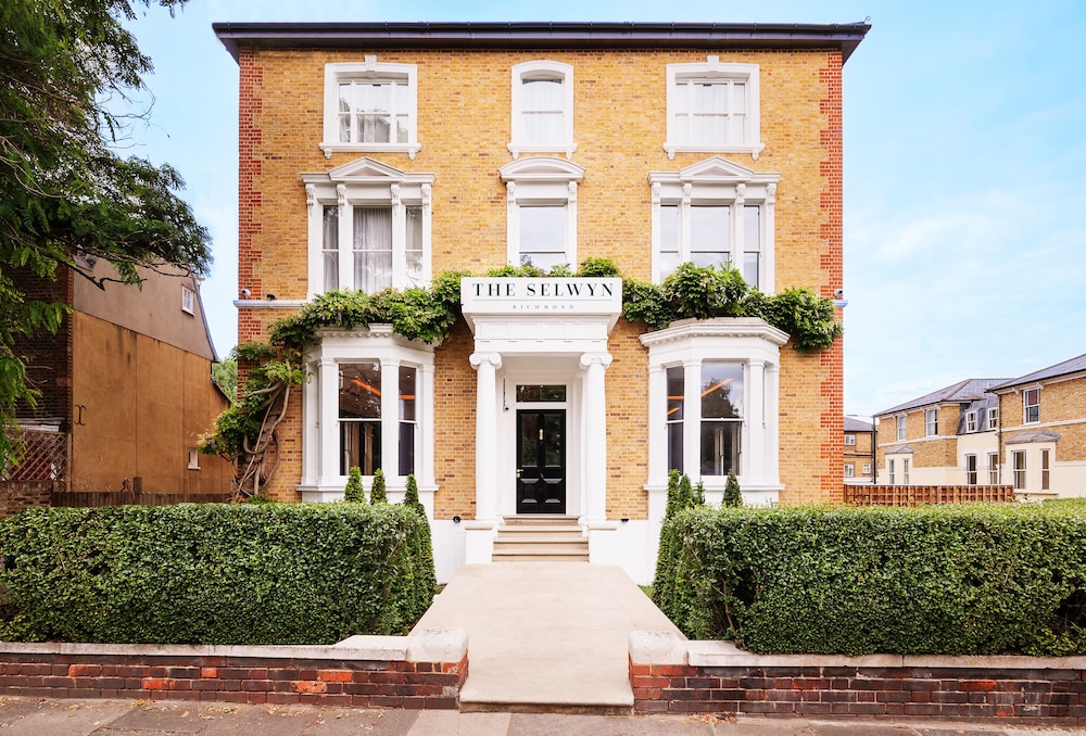 

Roma - Isleworth - The Selwyn Hotel